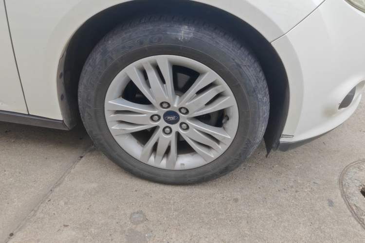 Used Ford Focus 2012 Hatchback 1.6L Automatic Comfort Model Right Front Wheel Hub