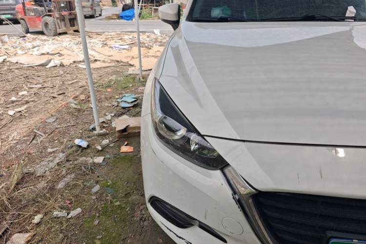 Used Mazda 3 Axela 2017 Sedan 1.5L Automatic Comfort Model Emission Standard China V
