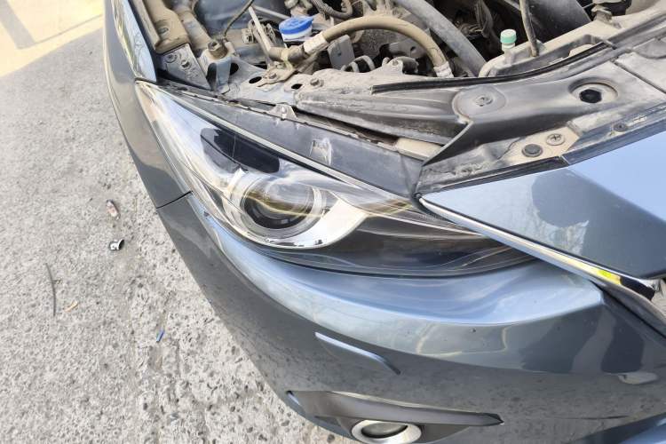 Used Mazda 3 Axela 2016 Sedan 2.0L Automatic Flagship Model Right Front Headlight