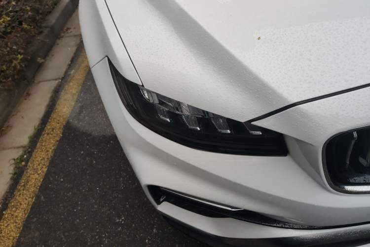 Used Geely Auto Emgrand X7 Sport 2022 1.8TD DCT Zhiya Trim