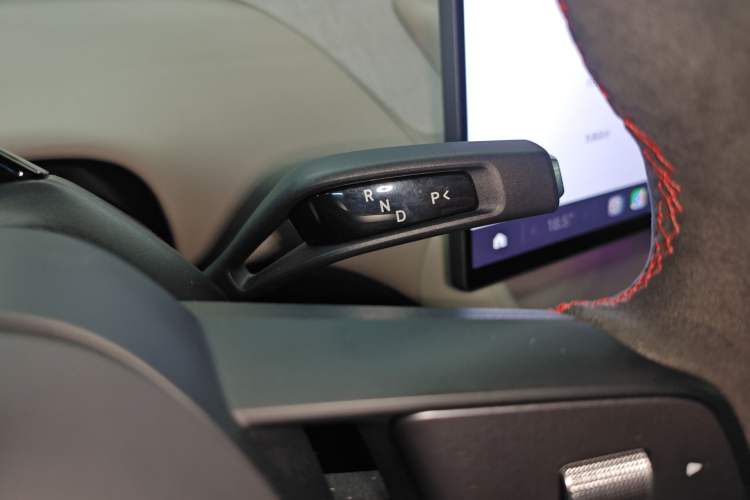 Used Xiaomi Auto YU7 2025 Ultra-Long Range High-Performance All-Wheel-Drive Max Edition
