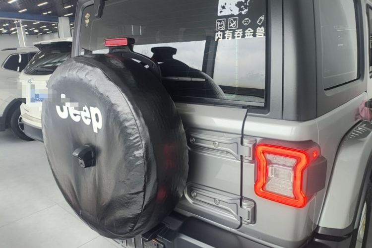 Used Jeep Wrangler 2019 2.0T Sahara Four-Door Version China VI Emission Standard
