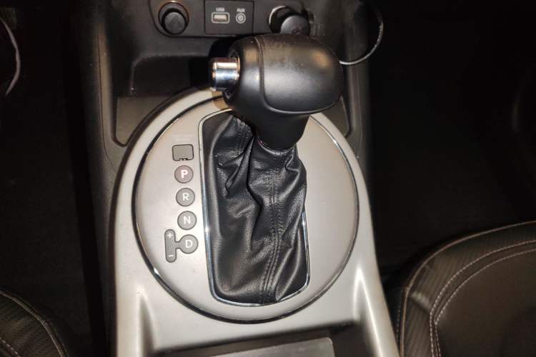 Used Kia Sportage R 2015 2.0L Automatic Two-Wheel Drive GLS Gear Lever