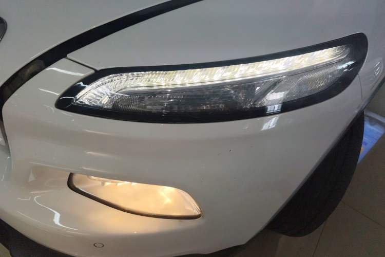 Used Jeep Cherokee 2016 2.0L Superior Edition