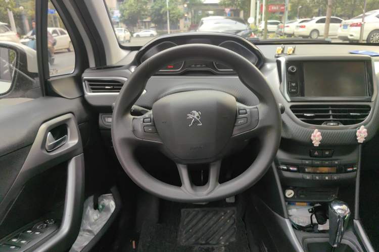 Used Peugeot 2008 2015 1.6THP Automatic Fashion Edition
