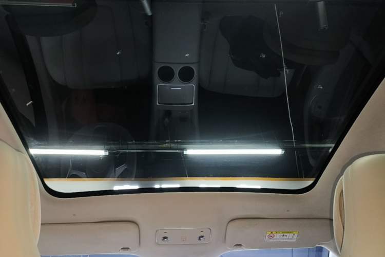 Used Hima Luxeed R7 2025 Range-Extended Version 251 km Max Headliner