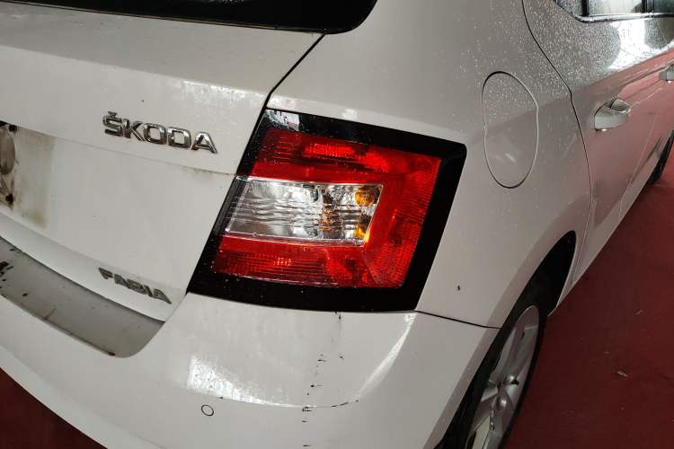 Used Skoda Fabia 2016 1.4L Automatic Car Enjoy Edition
