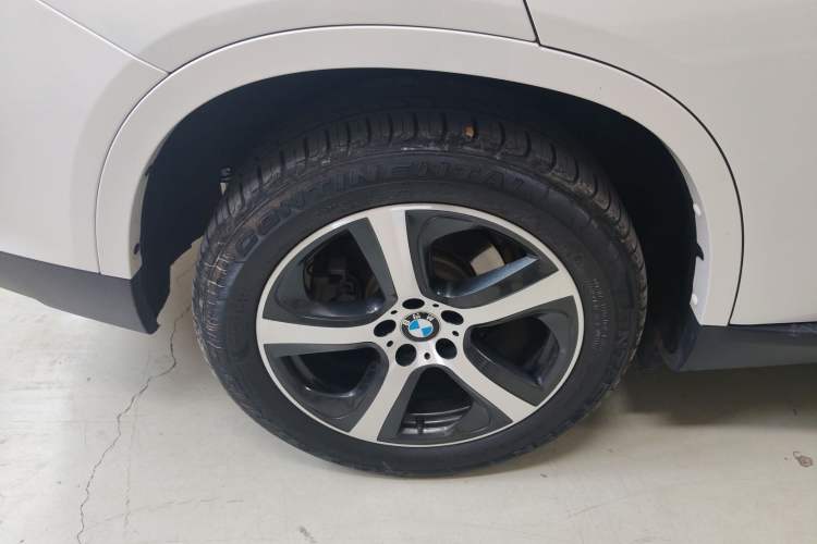 Used BMW X5 2017 xDrive28i Exterior 5