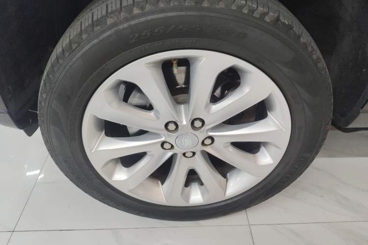 Used Land Rover Range 2016 3.0 SC V6 Vogue Left Front Wheel Hub