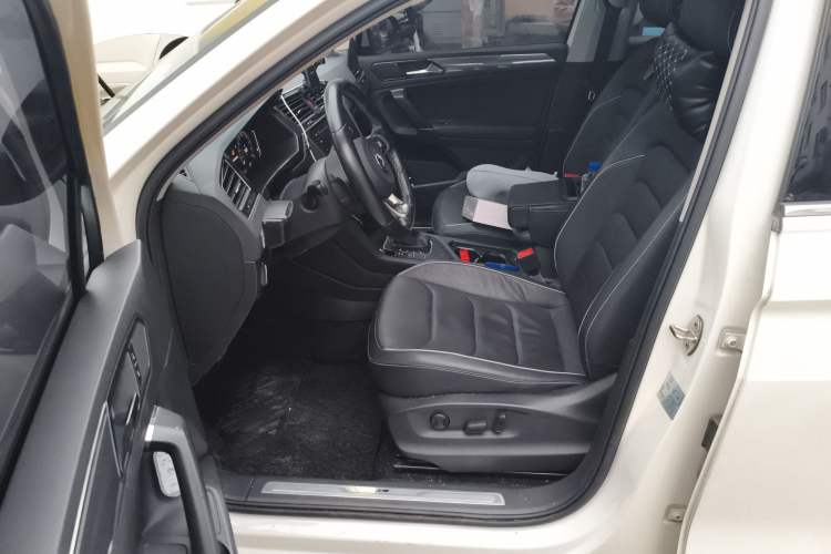 Used Volkswagen Tiguan L 2020 330TSI Automatic Two-Wheel Drive R-Line Flagship Version China VI Standard