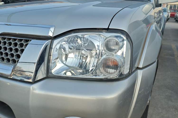 Used Nissan Paladin 2013 2.4L Two-Wheel Drive Standard Version China V Standard
