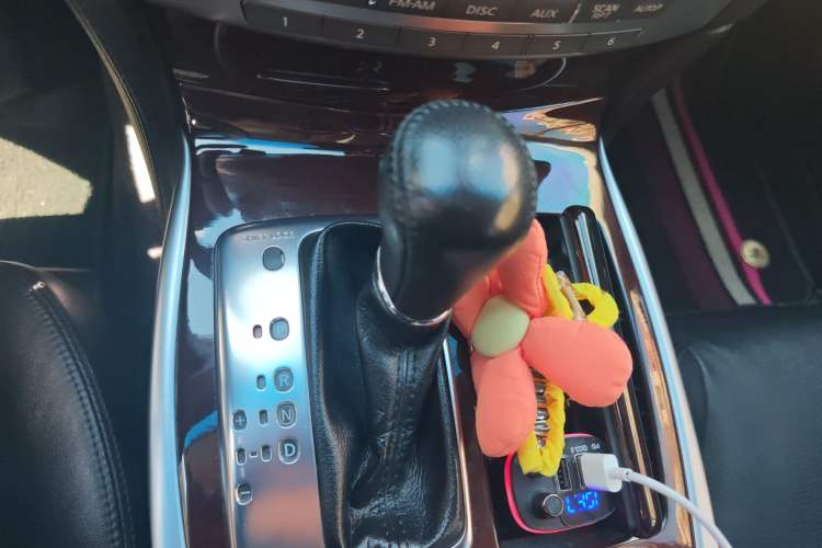 Used Infiniti Q70 2013 Q70L 2.5L Comfort Edition Gear Lever