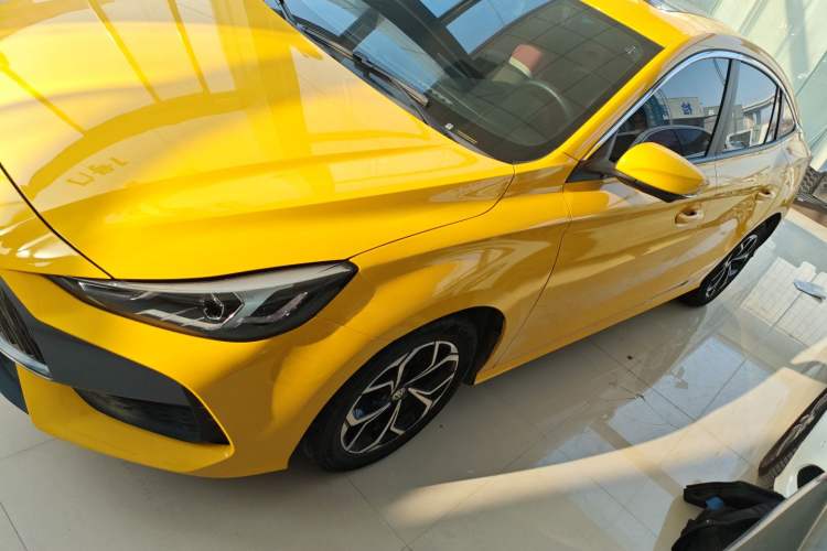 Used MG 5 2022 180 DVVT CVT Youth Luxury Edition Exterior 3