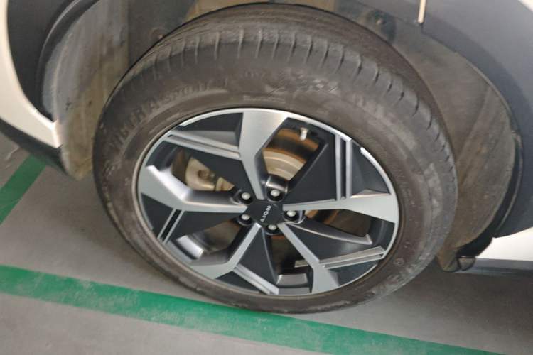 Used AION V 2021 Plus 70 Smart Technology Edition Lithium Iron Phosphate