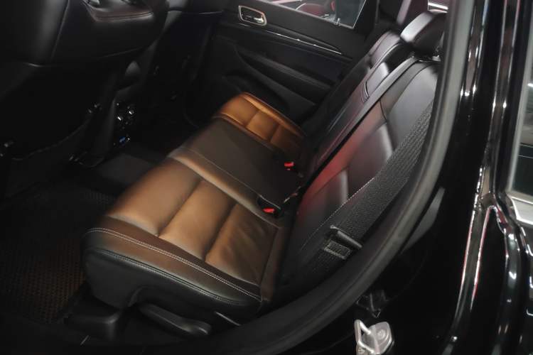 Used Jeep Grand Cherokee 2017 3.0L Comfort Navigation Edition
