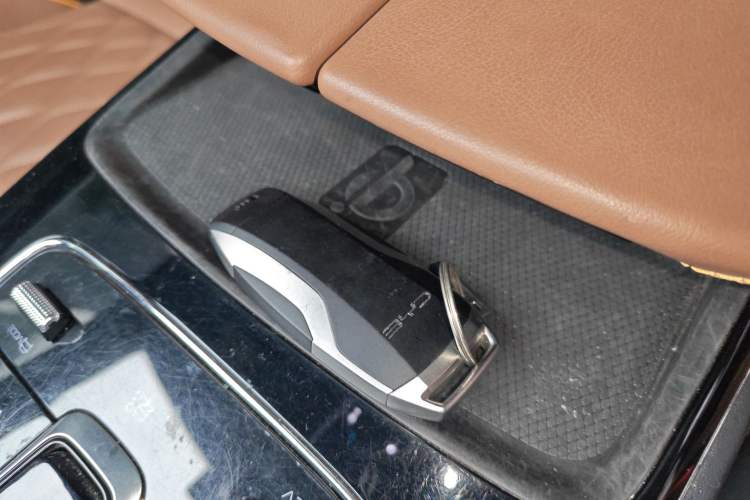 Used BYD Tang New Energy 2021 DM-i 112KM Prestige Model
