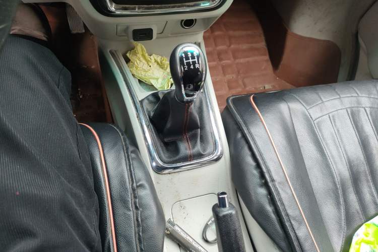 Used Jinbei New Hiace X30L 2021 1.5L Wealth Edition Bus Non-Air-Conditioned China VI Standard SWC15M Gear Lever