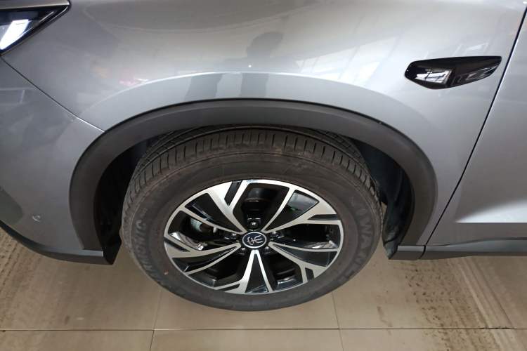 Used BYD Song Pro New Energy 2025 2nd Generation Intelligent Driving Version DM-i 75KM Leading Edition Left Front Wheel Hub
