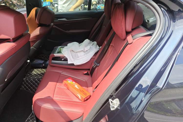 Used BMW 5 Series 2021 Restyled 530Li Luxury Edition M Sport Package Left Rear Seat