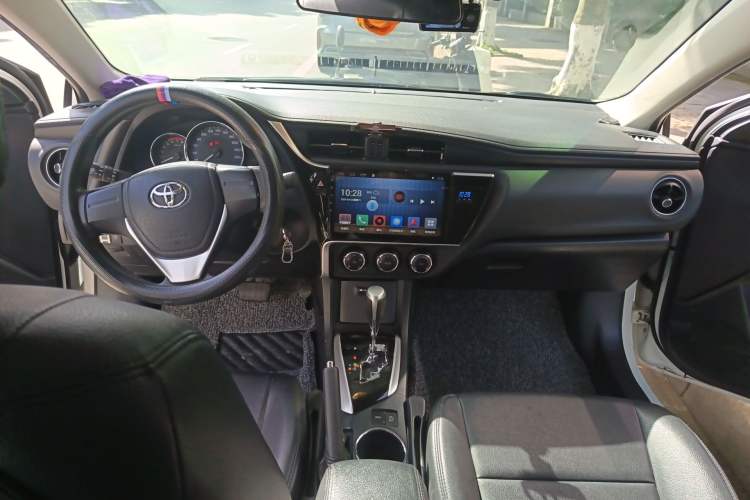 Used Toyota Corolla 2017 Revised Version 1.2T S-CVT GL Center Console