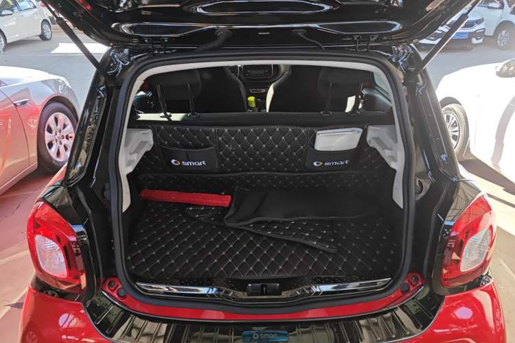 Used smart forfour 2018 1.0L 52 kW Dynamic Edition
