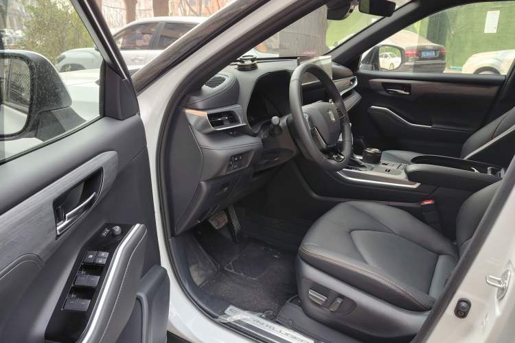 Used Toyota Crown Kluger 2026 Model 2.5L HEV All-Wheel-Drive Prestige Edition Driver Seat