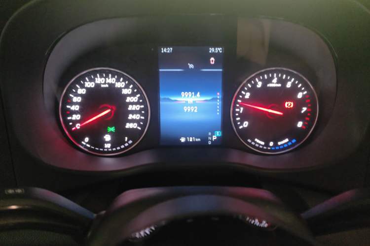 Used Mercedes-Benz Vito 2024 2.0T Elite Version 9 Seats Instrument Cluster