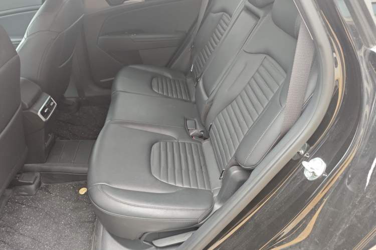 Used Kia Sportage (Chinese Domestic Model) 2023 2.0T Two-Wheel-Drive Prestige Edition
