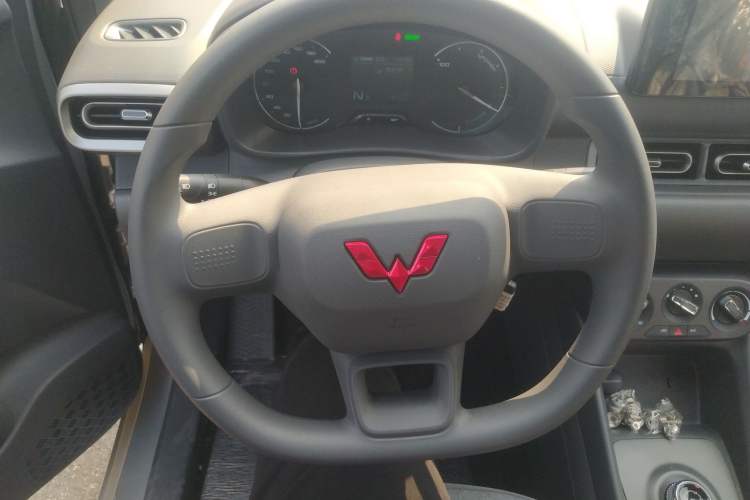 Used Wuling Hongguang New Energy 2024 All-Electric Model 300KM Standard Version
