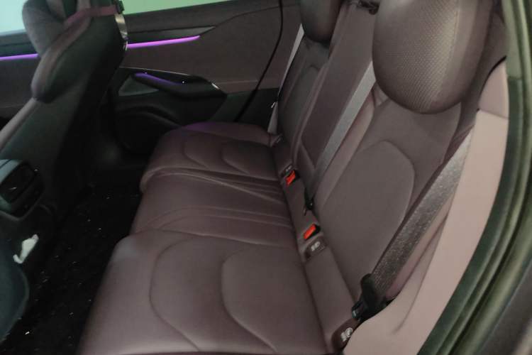 Used Xiaomi Auto SU7 2024 Four-Wheel Drive Ultra-Long Range Advanced Intelligent Driving Max Edition
