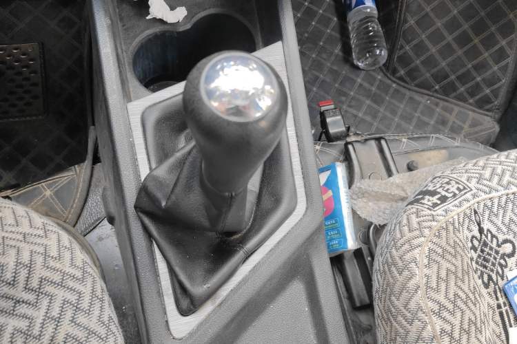 Used CHANGAN KAICHENG Ruixing M60 2023 1.5L GDI Comfort-Class Passenger Vehicle 6/7 Seats Gear Lever