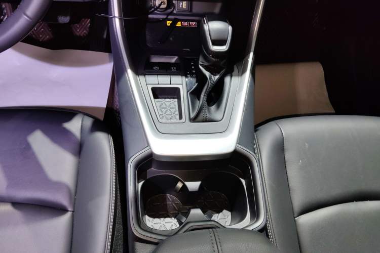 Used Toyota RAV4 2023 2.0L CVT Two-Wheel Drive Fashion Plus Edition