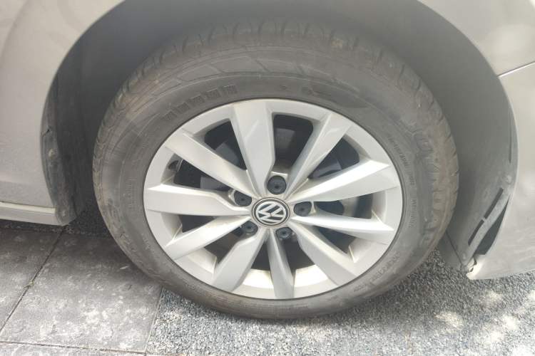 Used Volkswagen Bora 2019 Revised Version 1.5L Automatic Comfort Edition China V Standard Right Front Wheel Hub