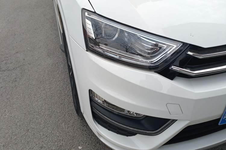 Used Zotye SR7 2016 1.5T CVT Cube Heart Edition China IV Standard