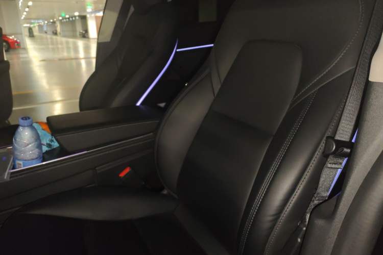 Used Tesla Model Y 2023 Long-Range All-Wheel-Drive Version Left Front Seat