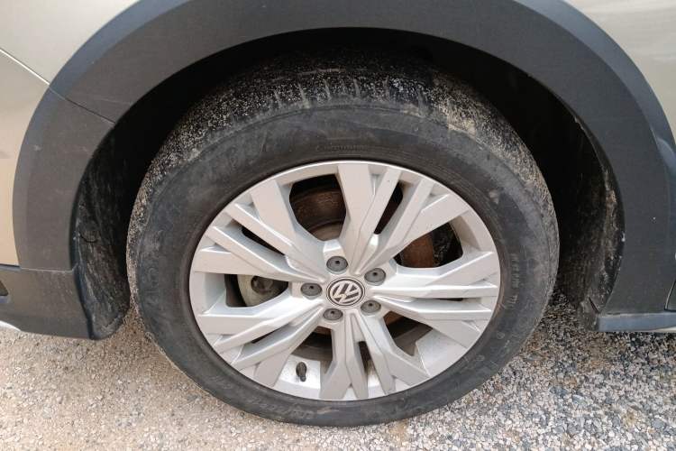 Used Volkswagen C-TREK 2018 1.5L Automatic Comfort Model Left Front Wheel Hub