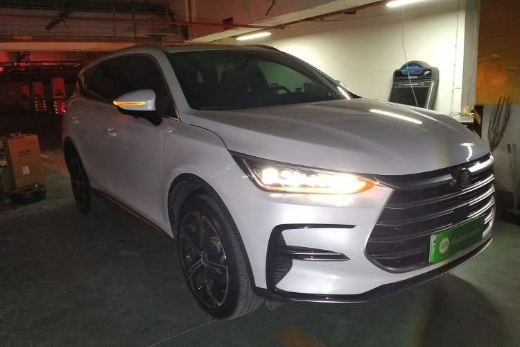 Used BYD Tang New Energy 2021 DM-i 112KM Prestige Model Front Right 45 Deg