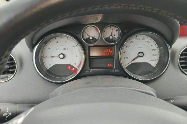 Used Peugeot 408 2013 1.6L Manual Comfort Edition
