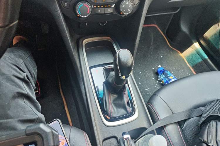 Used Chevrolet Monza 2022 Light Hybrid RS 330T Automatic Comfort Edition Gear Lever