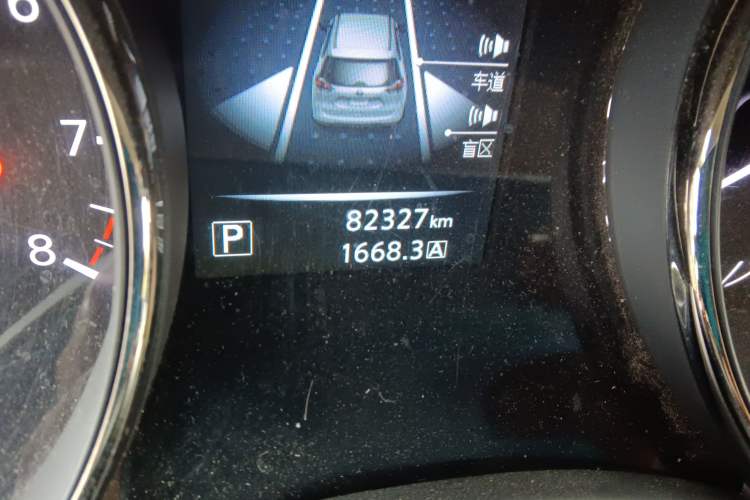 Used Nissan X-Trail 2016 2.5L CVT Sport Edition 4WD Odometer Close Up