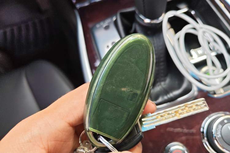 Used Infiniti Q70 2019 Q70L 2.0T Elite Plus Version Vehicle Key