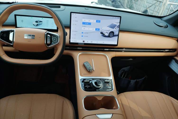 Used Geely Galaxy Galaxy Xingjian 7 EM-i 2025 120km Exploration+ Version