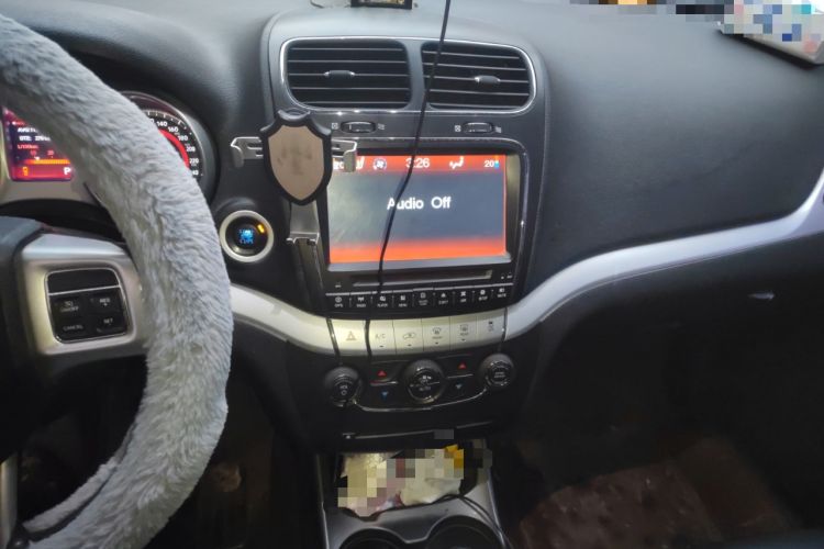 Used Fiat Freemont 2012 2.4L Luxury Edition Audio And AC Panel