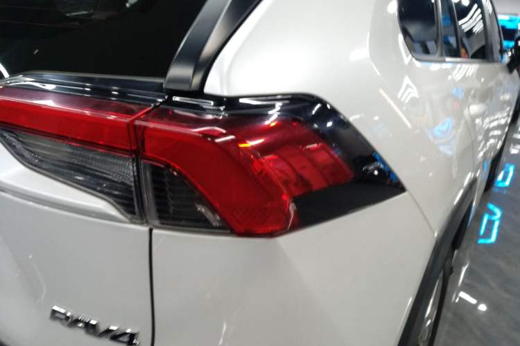 Used Toyota RAV4 2022 2.0L CVT Two-Wheel Drive Fashion Edition