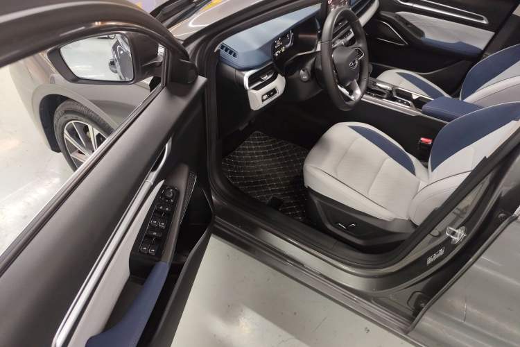 Used Geely Auto Emgrand 2022 4th Generation 1.5L CVT Flagship Model Driver Seat