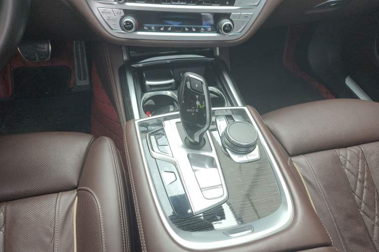 Used BMW 7 Series 2018 740Li M Sport Package Leading Model Gear Lever