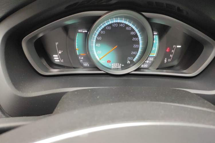 Used Volvo V40 2016 T3 Zhiyi Edition
