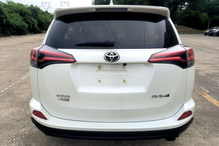 Used Toyota RAV4 2019 2.0L CVT Two-Wheel Drive Pioneer Edition China V Standard
