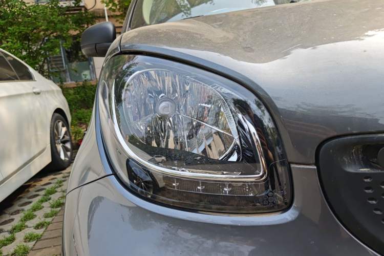 Used smart forfour 2018 1.0L 52 kW Dynamic Edition Right Front Headlight