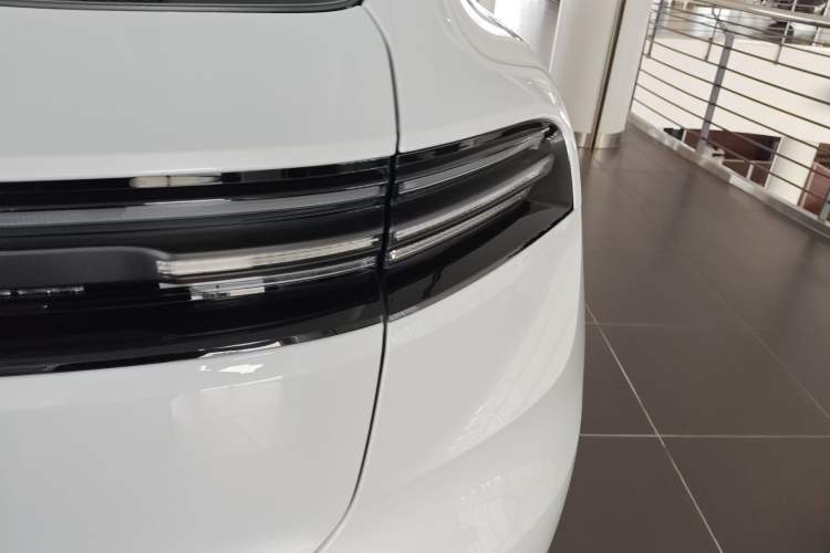Used Porsche Macan 2024 Macan 4 Right Rear Taillight